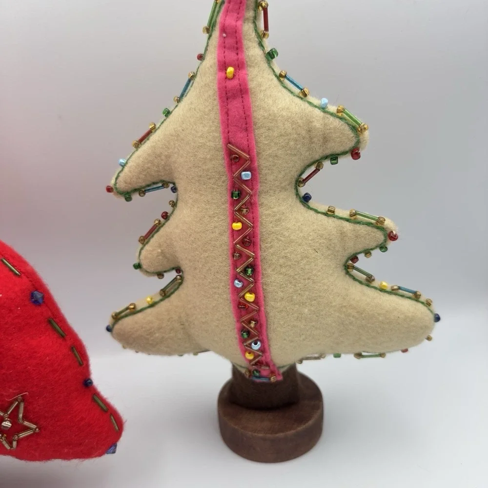 Vintage‎ Red & Beige Felt Christmas Trees Lot Of 2 Beaded Stars